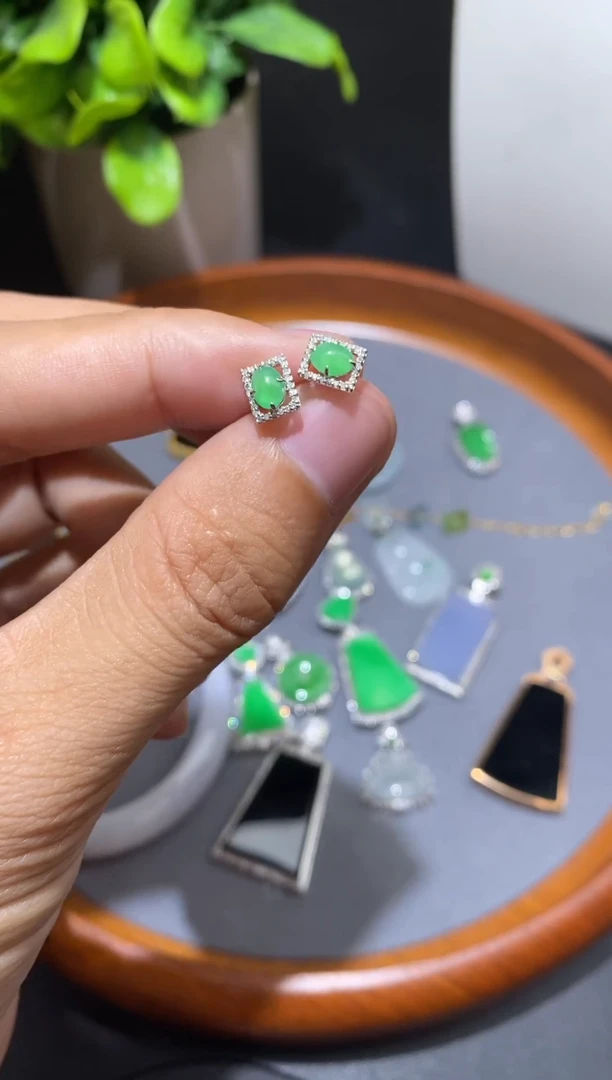 【闪购商品】翡翠颈饰18K金镶嵌foce寄售回流不退不换