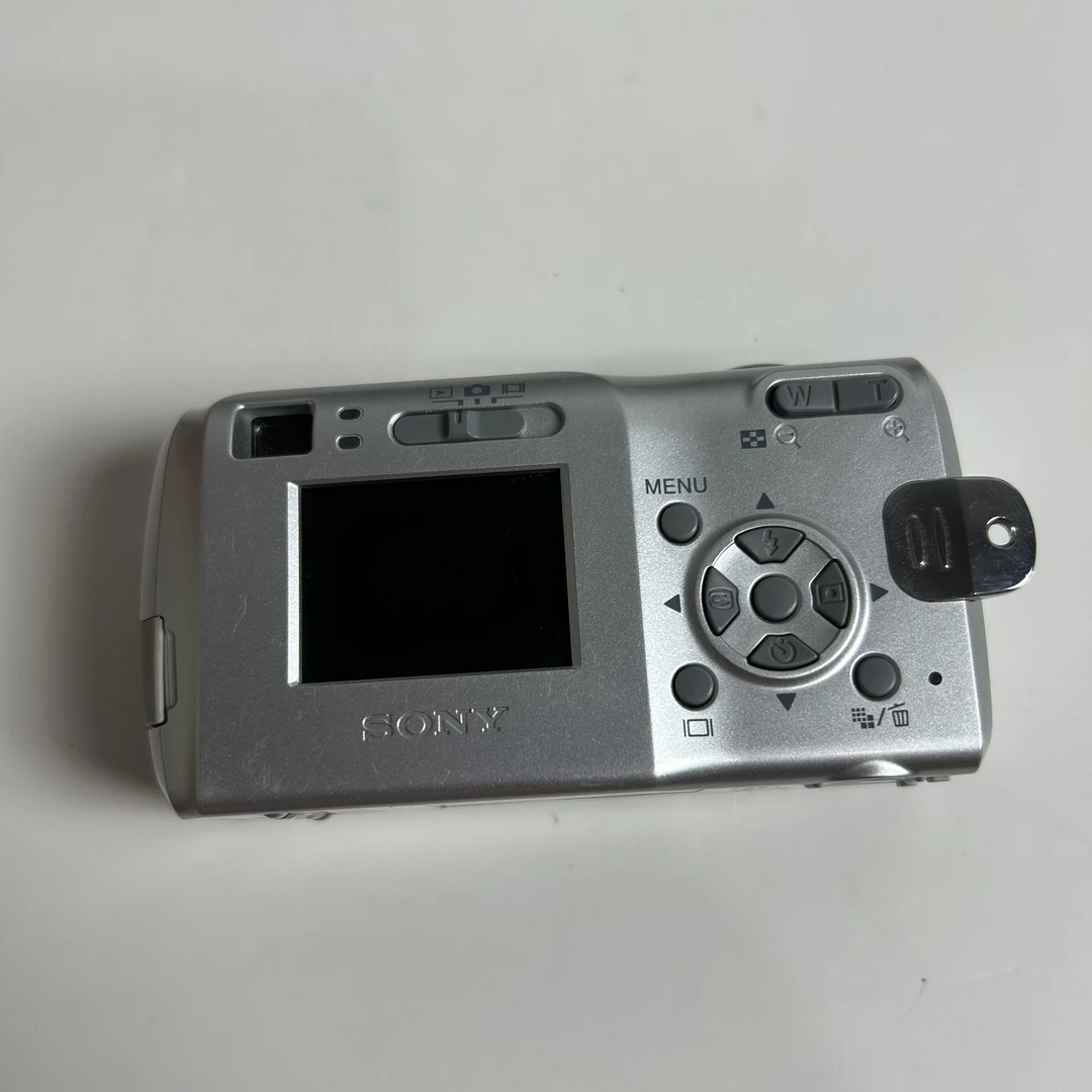 95新 Sony/索尼 S40。410万像素 冷白皮 配件自备