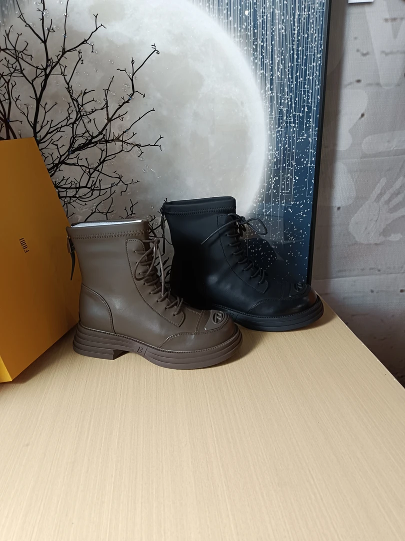 新款时尚瘦瘦靴2006