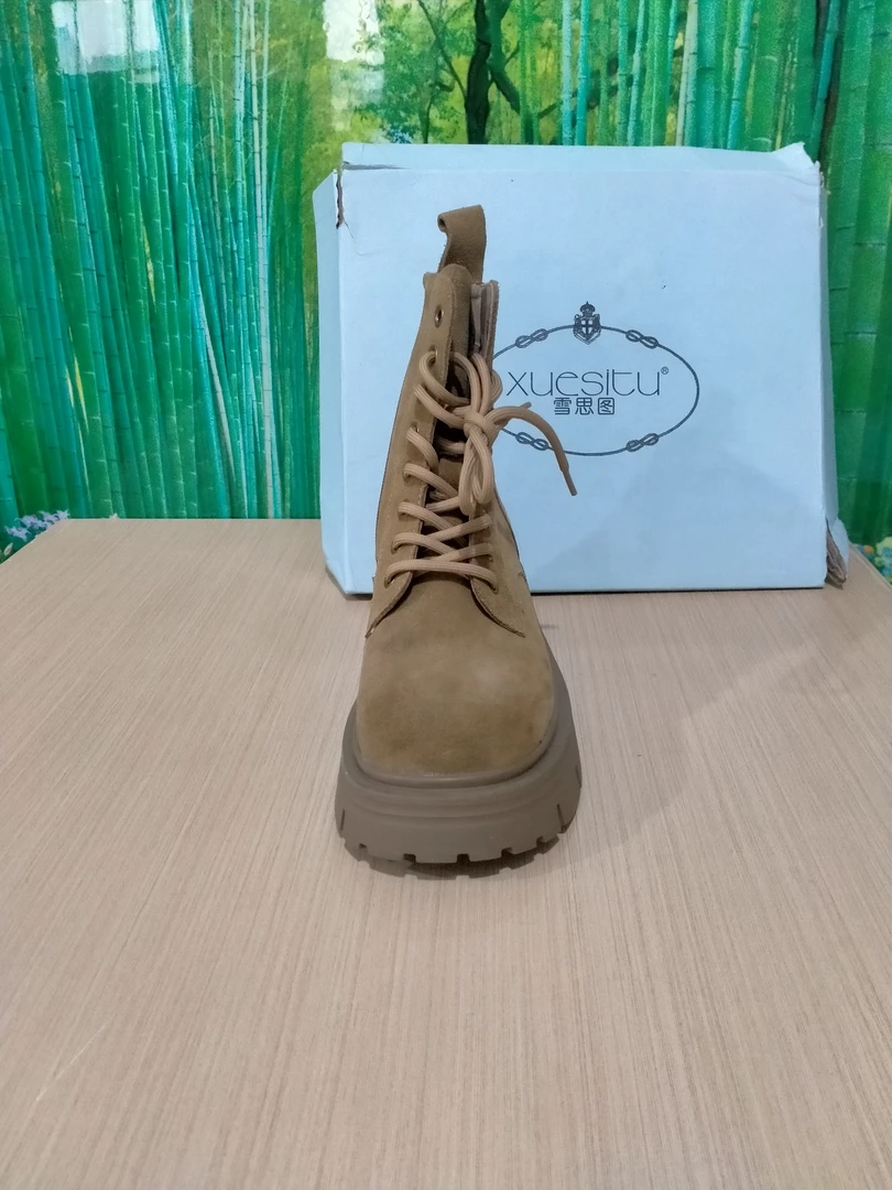新时尚女鞋马丁靴8879