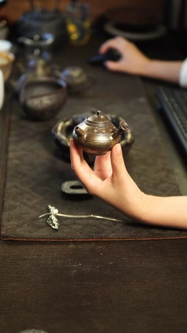 【闪购商品】欧文俊 柴烧侧把泡茶壶