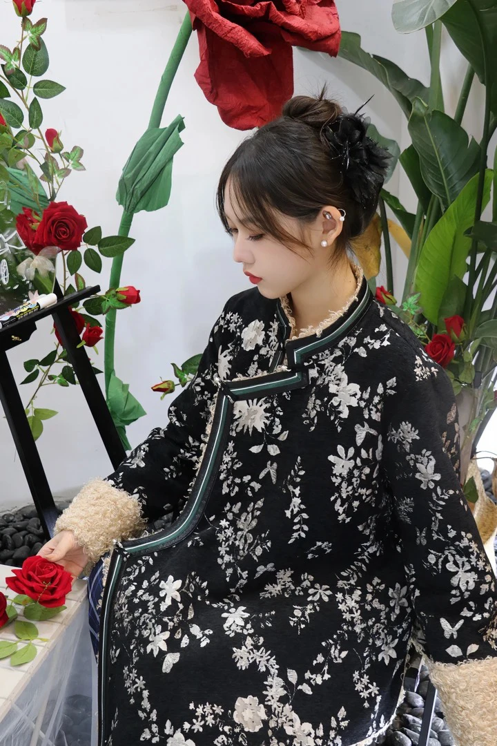 【德琴】藏式加绒金边领外套加厚保暖雪尼尔藏族服饰时尚冬季藏装