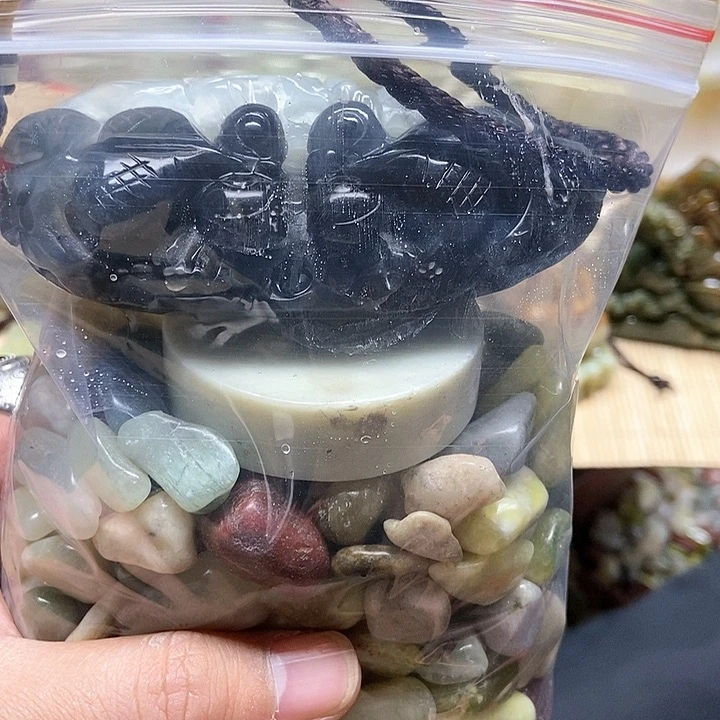 蛇纹石玉手把件未镶嵌