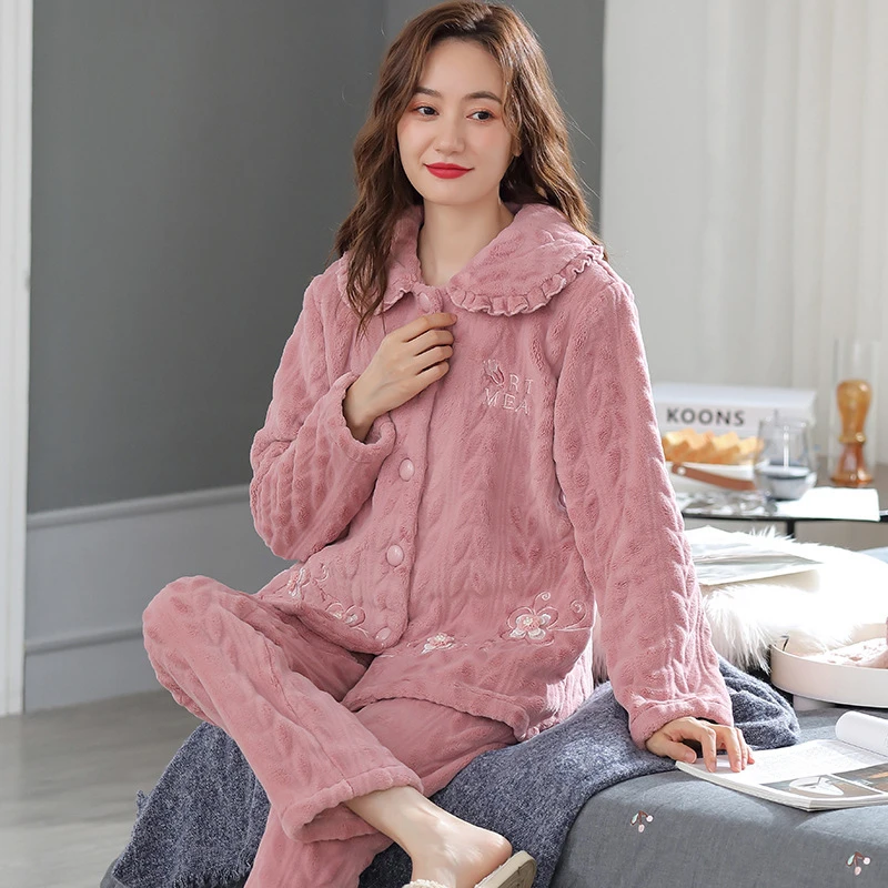 法兰绒年轻妈妈睡衣秋冬季珊瑚绒加厚保暖中老年女士家居服可外穿