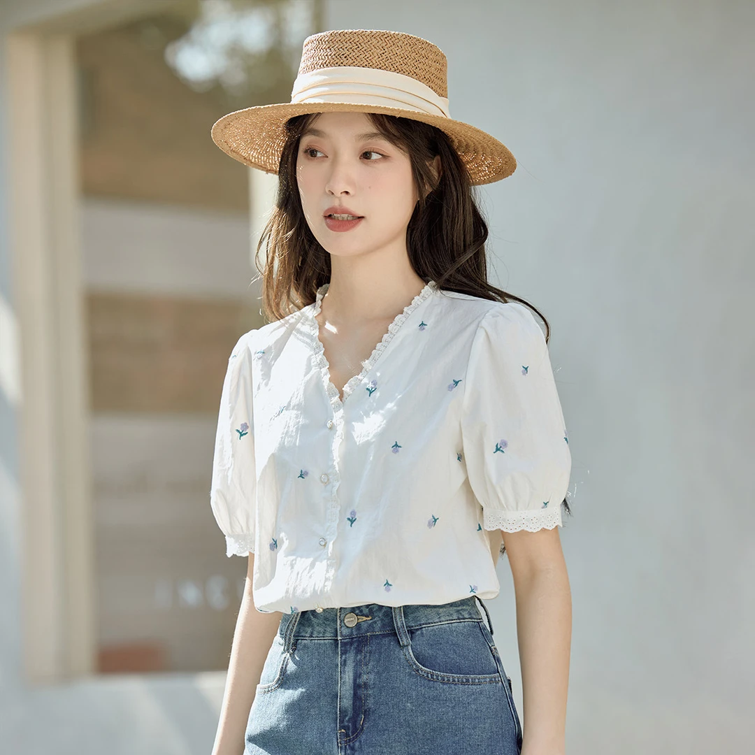 茵曼花边V领白衬衫女2023夏季法式气质刺绣短袖衬衣上衣K18322414