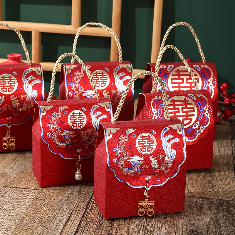磨砂喜糖盒新款中式龙凤呈祥糖果盒高级礼盒手提式结婚喜糖盒