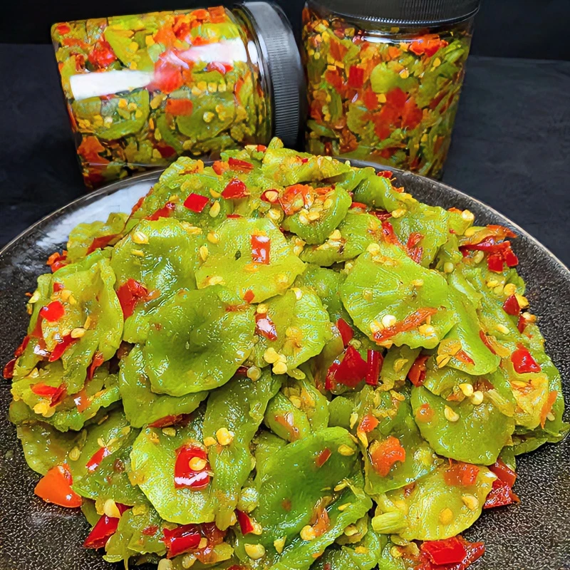 剁椒莴笋即食脆嫩菜下饭辣椒酱香辣拌面小吃零食菜爽口瓶装下饭菜