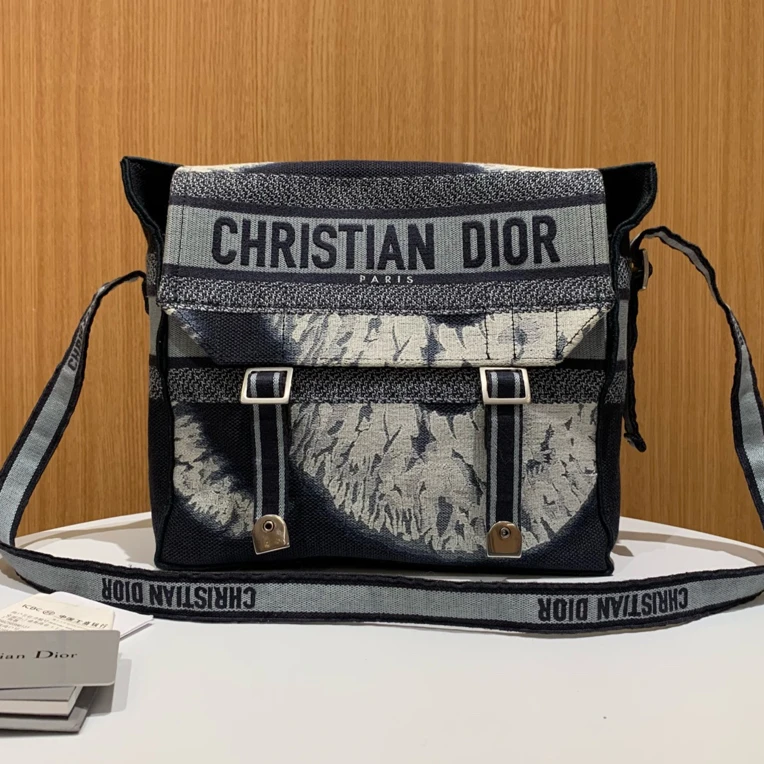 99新 Dior/迪奥  diorcamp邮差包 刺绣图案 20年国专大全套