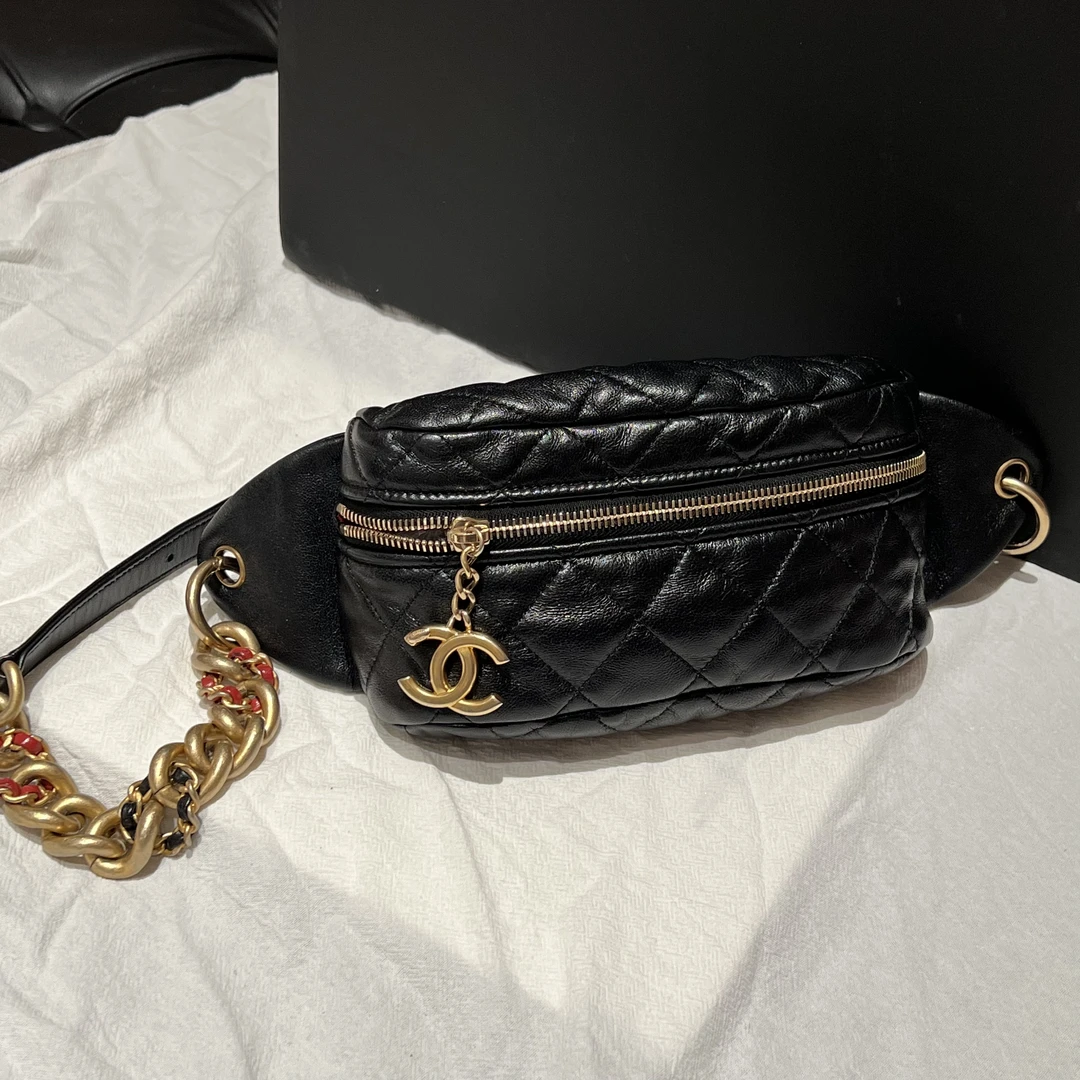 99新 Chanel/香奈儿 19B 黑金 腰包 胸包 菱格羊皮