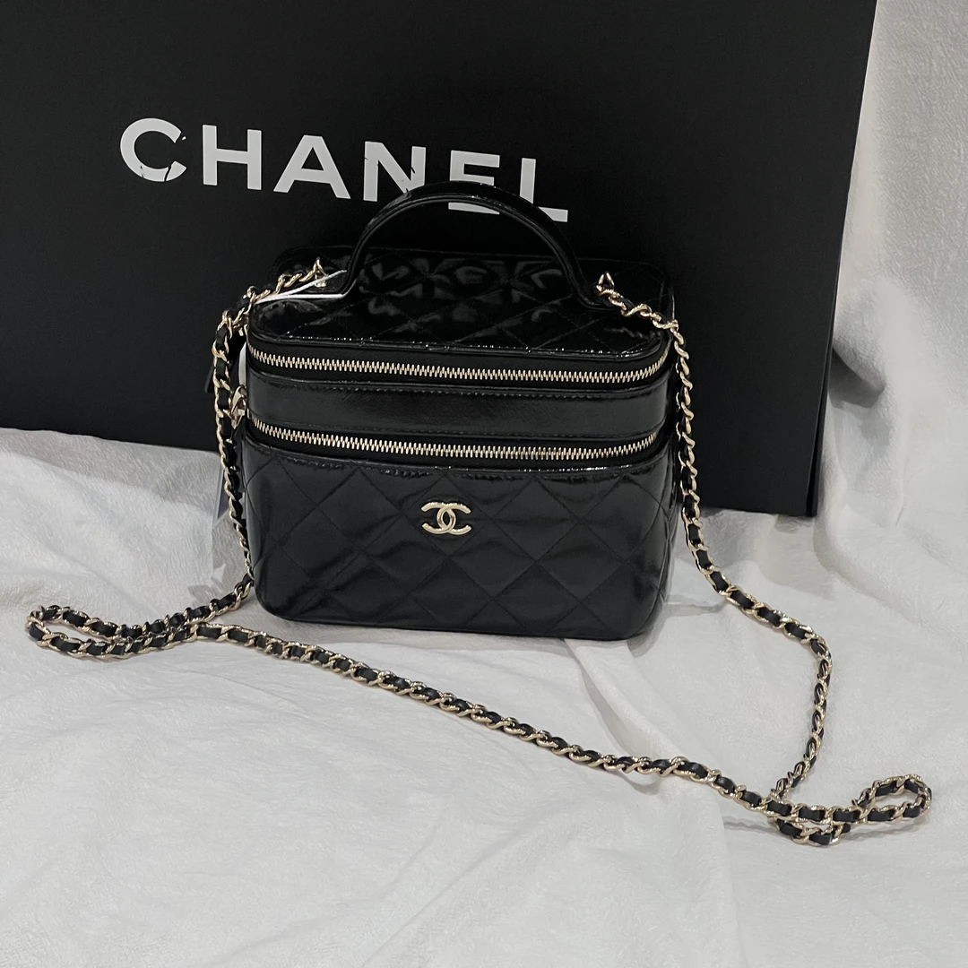 95新 Chanel/香奈儿 22B 双层巴士化妆包 黑金 油腊羊皮