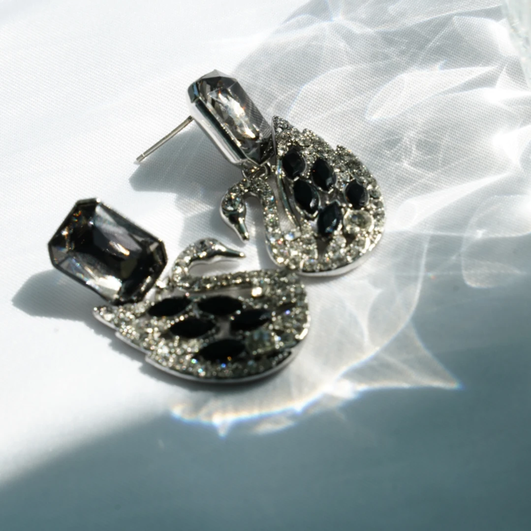 AOPOSS白姿 镀K金 [黑天鹅]耳钉耳夹原创设计优雅天鹅小众