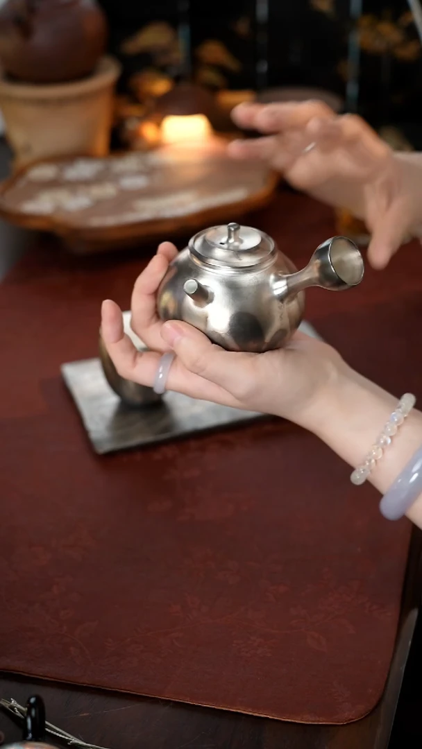【闪购商品】雲梦茶器大漆银彩侧把壶