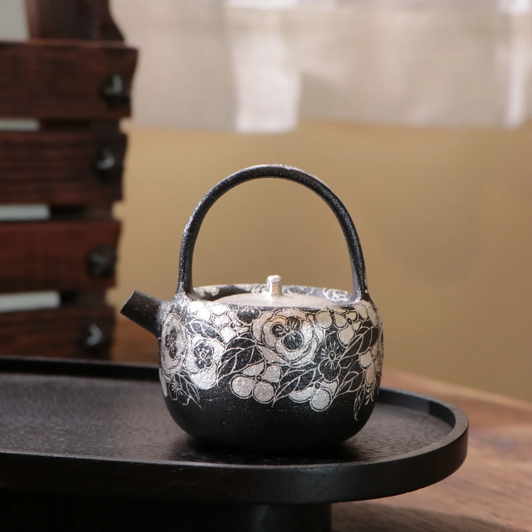 【雲梦】银彩手绘山茶花银盖小提梁壶QCQX