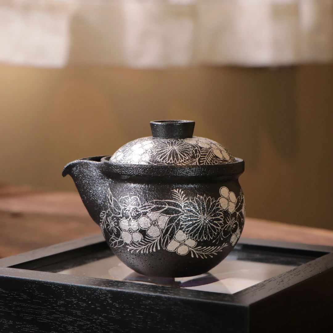 【雲梦】银彩山茶花宝瓶QCQX