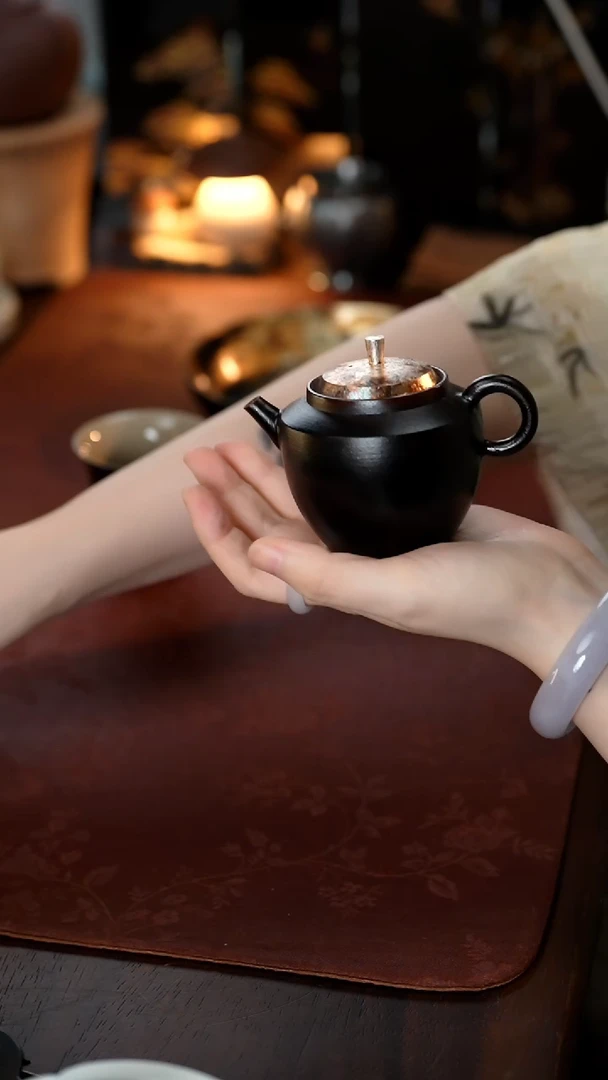 【闪购商品】雲梦茶器大漆小壶-