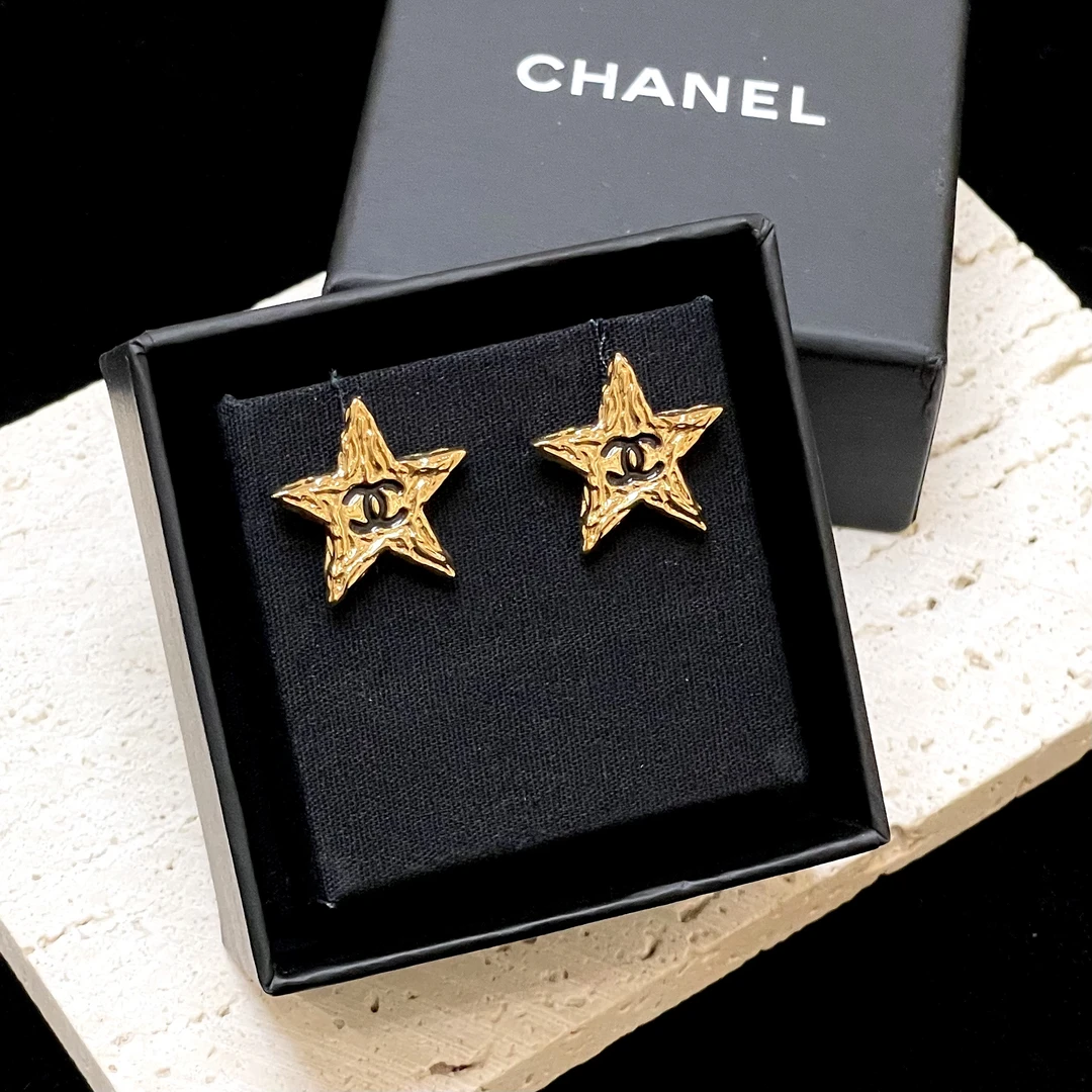99新 Chanel/香奈儿 24P黑金熔岩星星耳钉 2407200