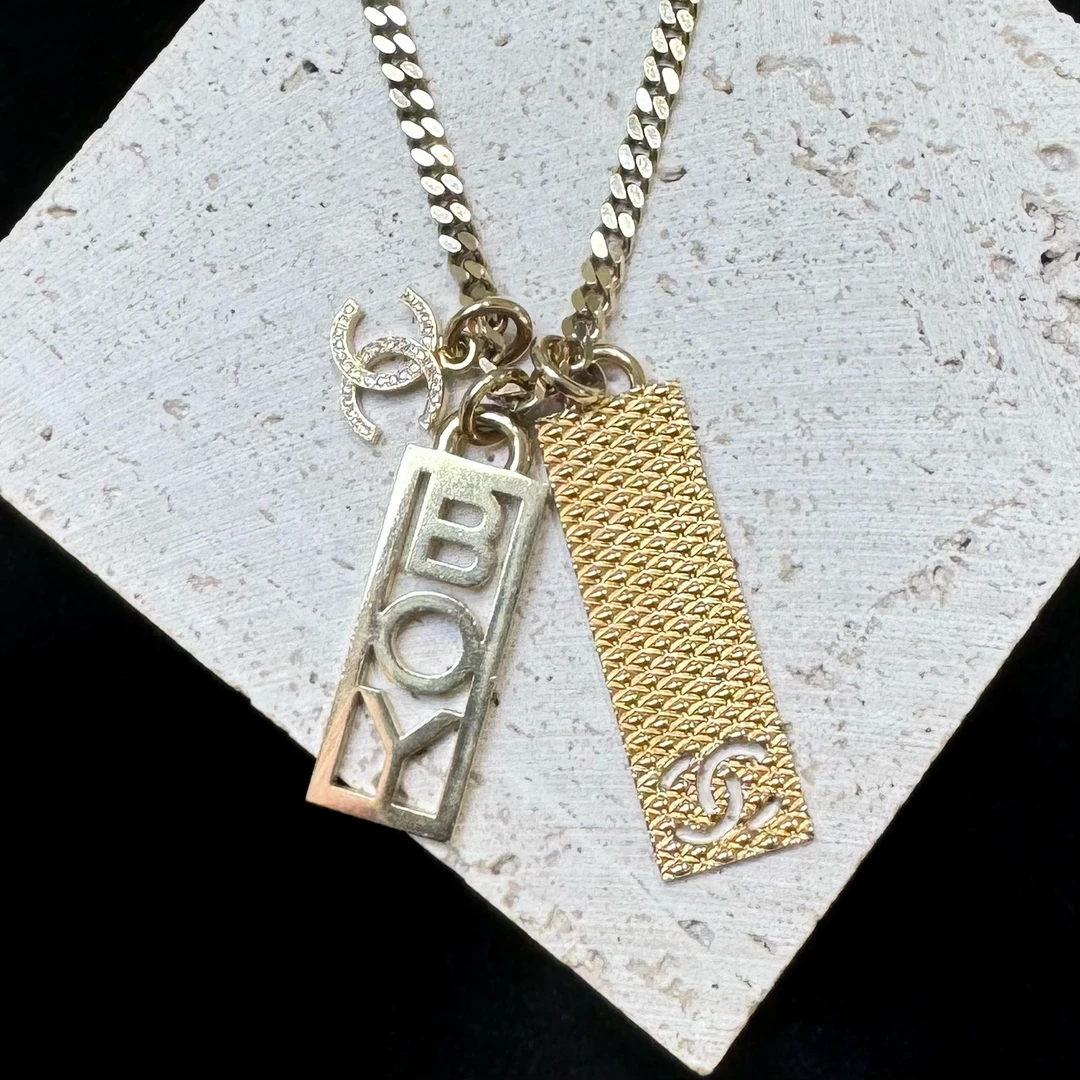 95新 Chanel/香奈儿 Chanel金色boy长吊牌项链22P xb080505