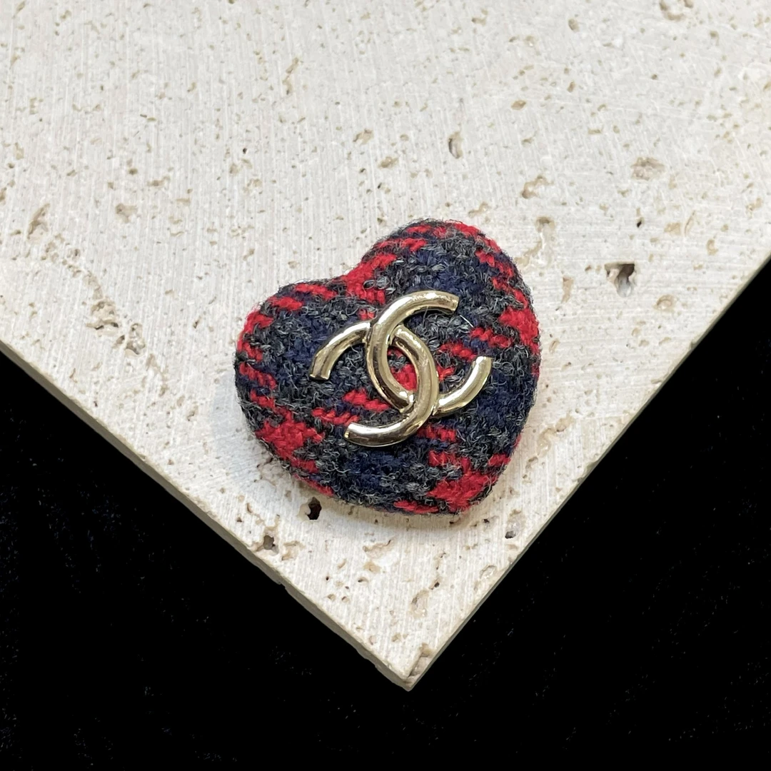 95新 Chanel/香奈儿 红色毛呢爱心胸针 RB3024068