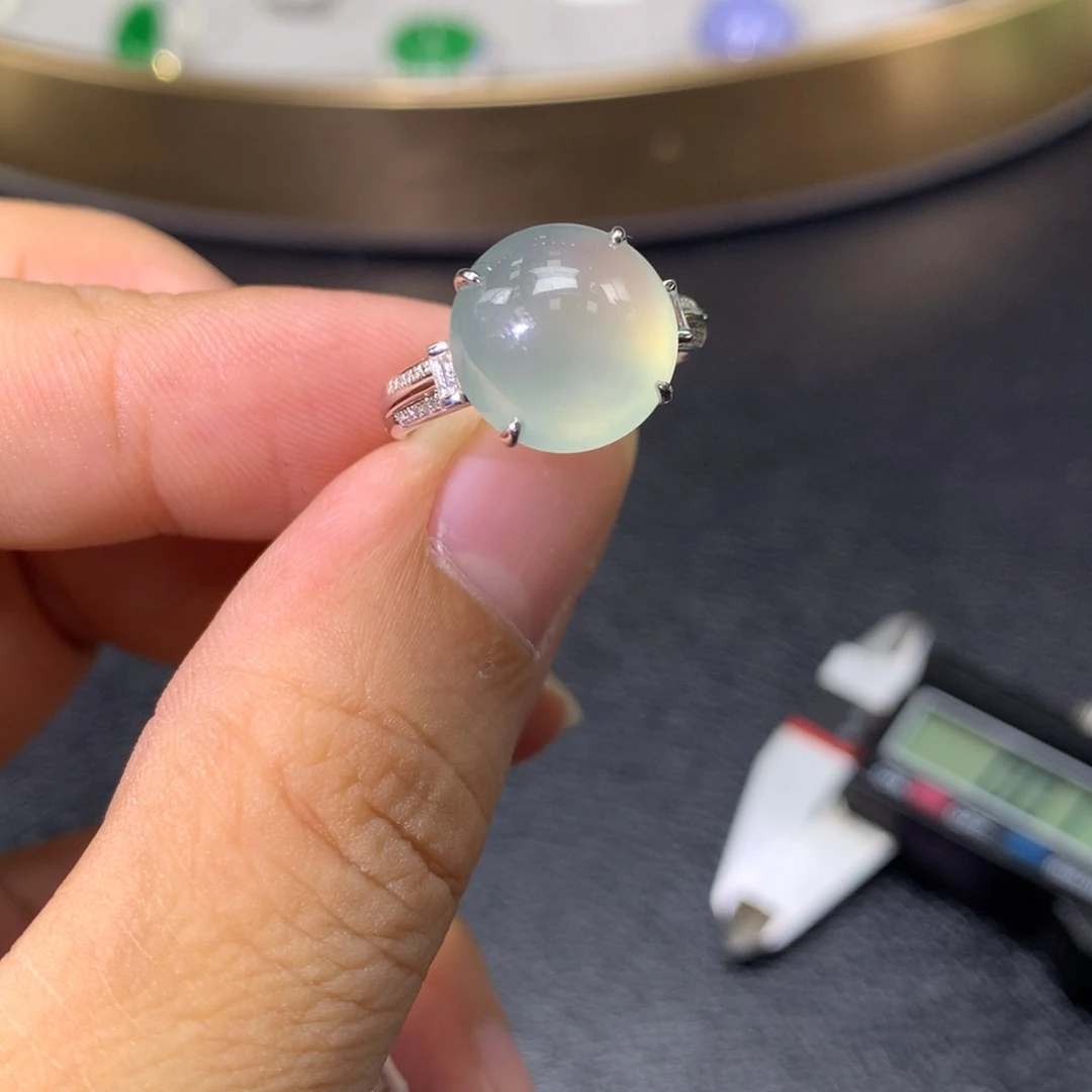 翡翠戒指18K金镶嵌翡翠