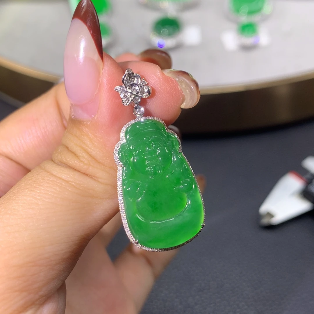 翡翠颈饰18K金镶嵌翡翠