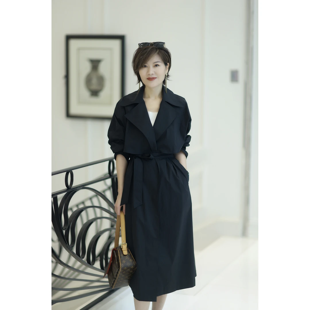 黑色宽松时尚廓形风衣