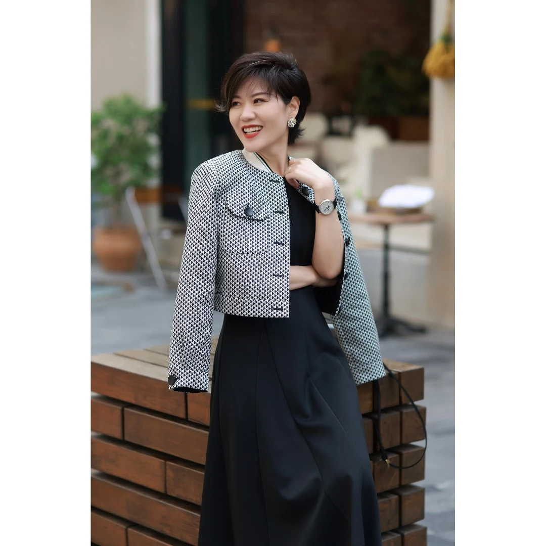 银灰色提花时尚夹克外套上衣