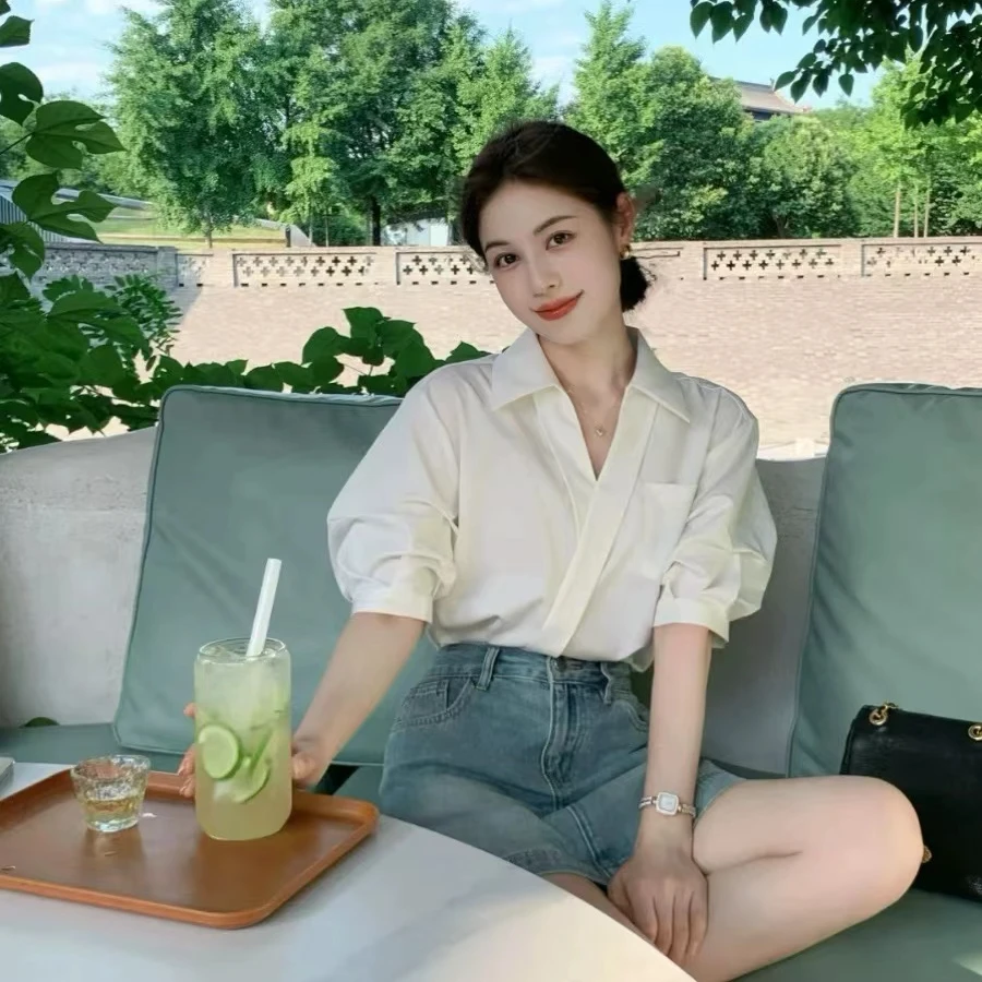 XQX-设计感时尚小众休闲夏季白色气质衬衫女V领上衣衬衣6587#0.1