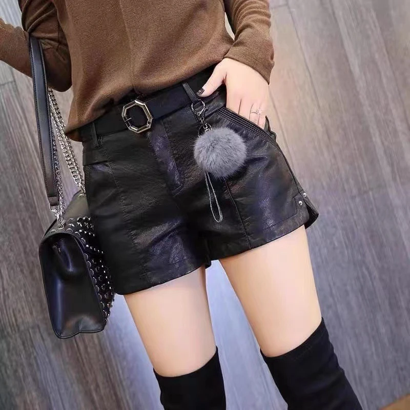 5086#修身简约,全衬包边皮短裤。(不送毛球)