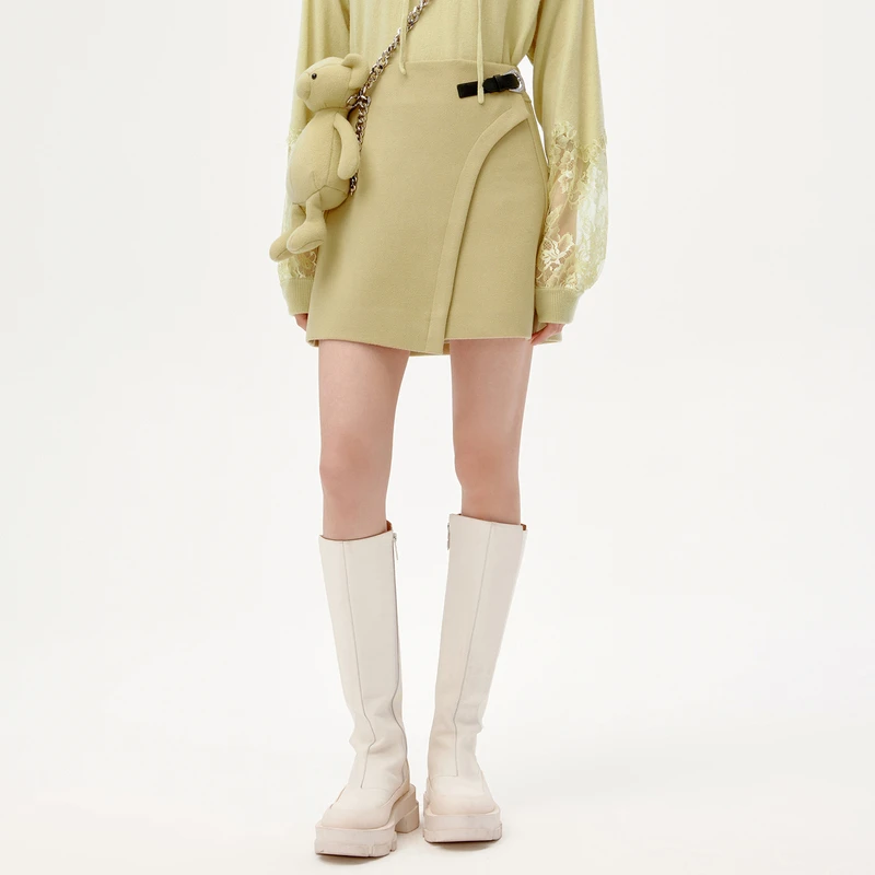 HPLY荷比俪冬新品女雕花金属件不对称小A型半身裙HZB40700018