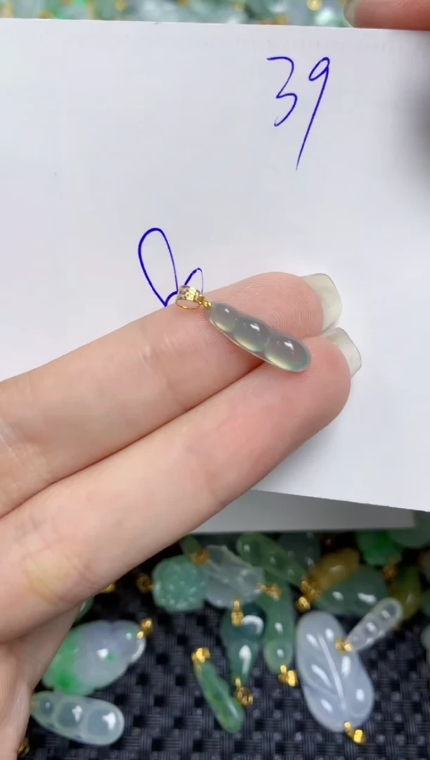 【闪购商品】翡翠挂件18K金镶嵌天然绚甸A货翡翠