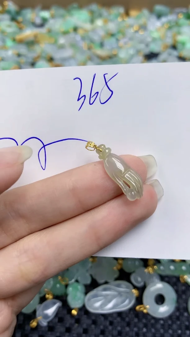 【闪购商品】翡翠挂件18K金镶嵌天然绚甸A货翡翠