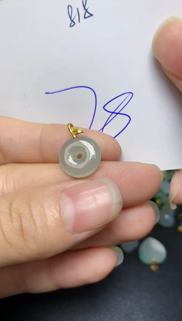 【闪购商品】翡翠挂件18K金镶嵌    天然翡翠A货