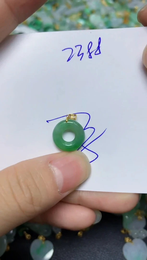 【闪购商品】翡翠挂件18K金镶嵌    天然翡翠A货