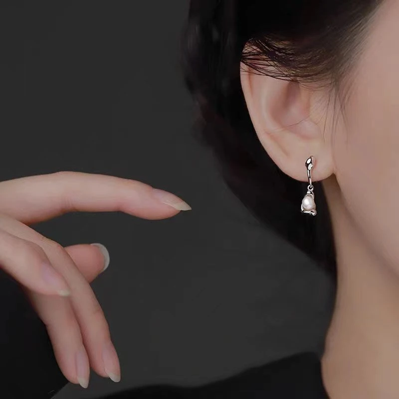 铜合金耳饰 【48号】养耳洞不规则水滴耳钉女高级轻奢耳环小众设计
