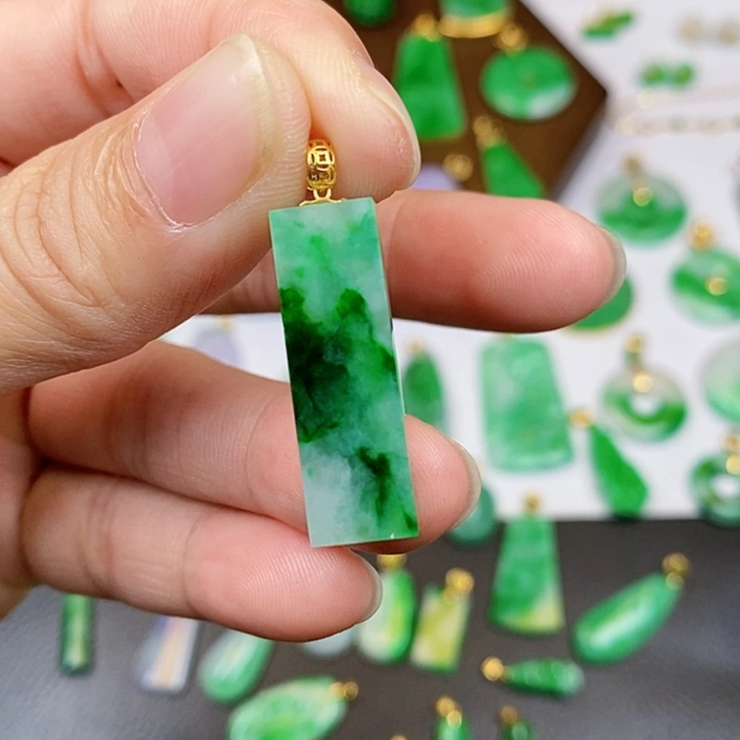 【闪购商品】翡翠颈饰18K金镶嵌
