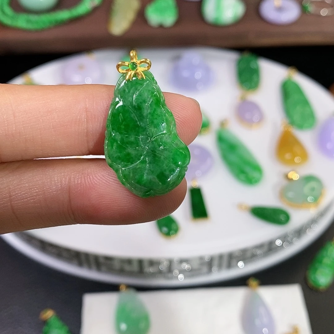 翡翠吊坠(不含链)18K金镶嵌