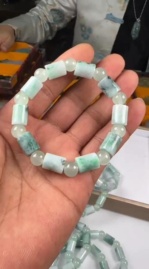 【闪购商品】翡翠手链未镶嵌翡翠手链