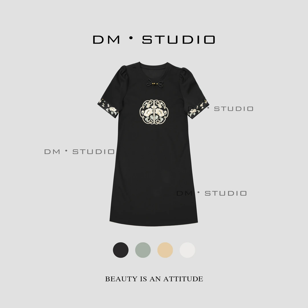 DEDM-DM•STUDIO/新中式复古拼接刺绣中长款连衣裙（FGSL9650）