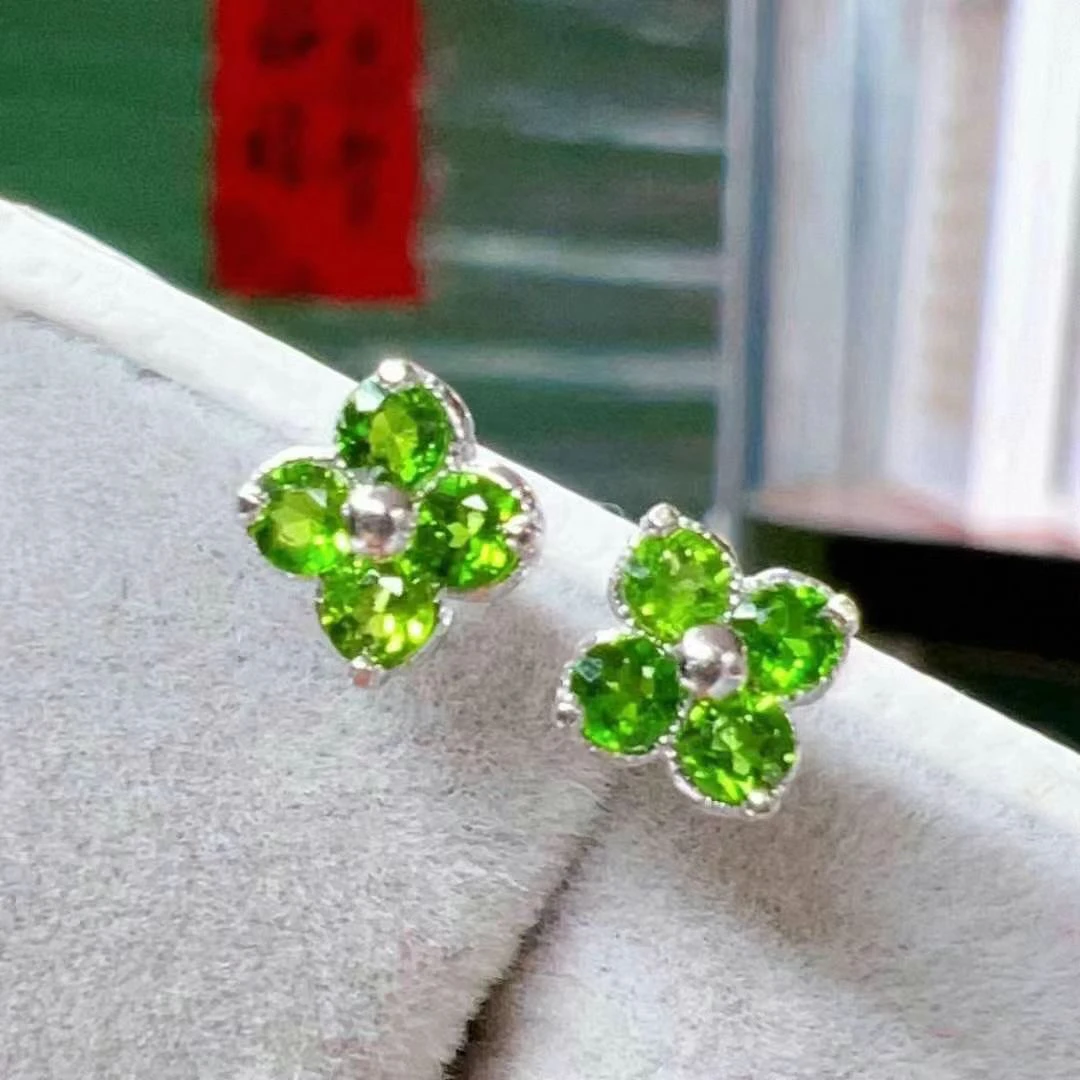 四叶草天然透辉石耳钉s925银绿色迷你小巧气质优雅时尚日常百搭Y1