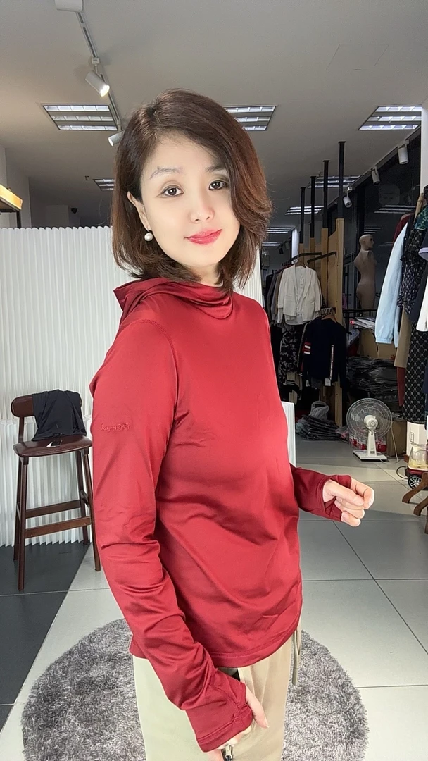 涛姐服饰 25年新款 安卡拉红黑色连帽衫 FM251876