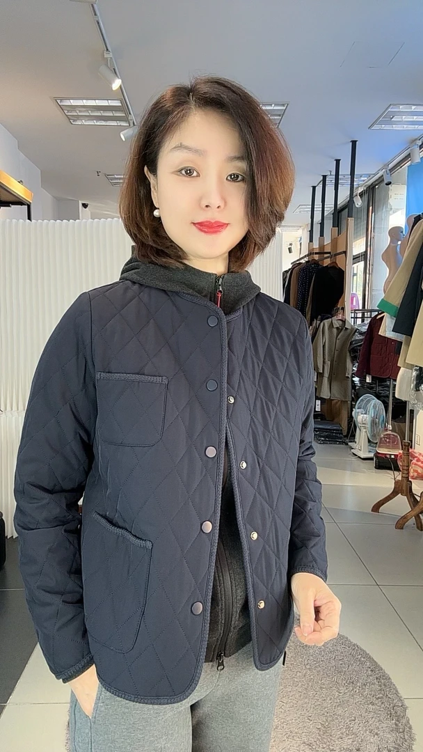 涛姐服饰 圆领菱格休闲棉服 FM241827