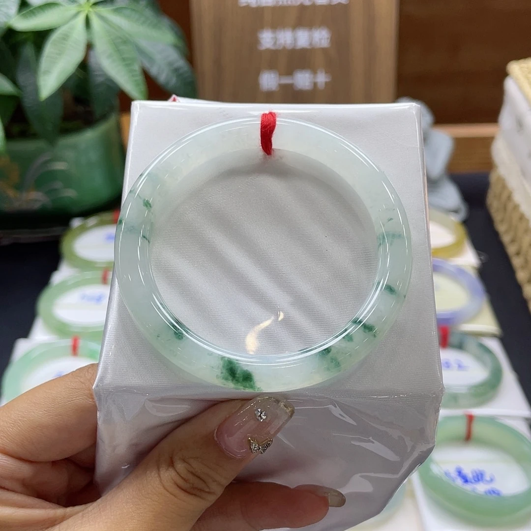 翡翠手镯未镶嵌30 号链接