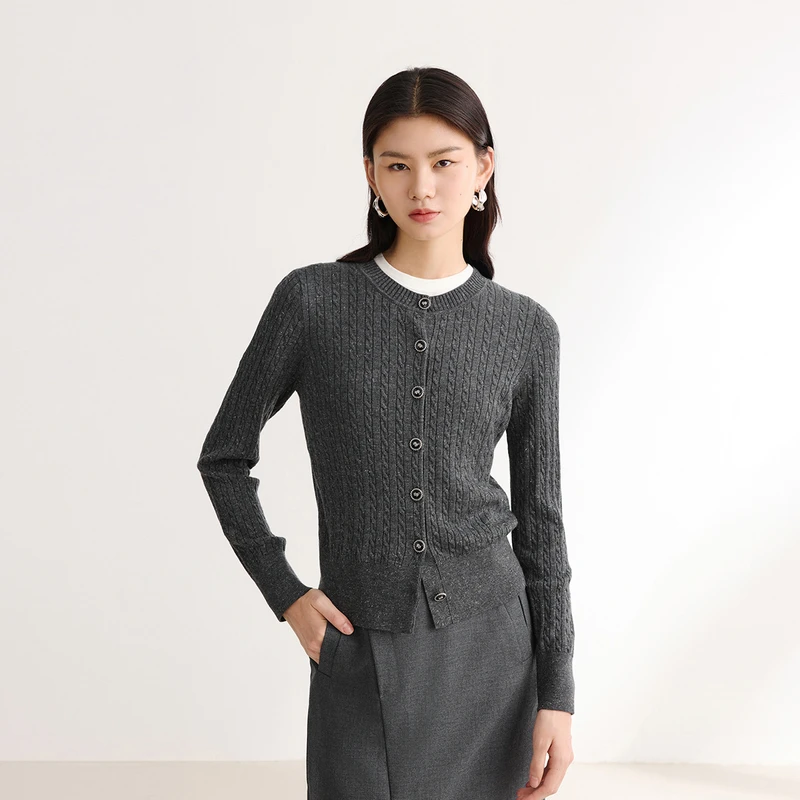 EP YAYING雅莹女装 灰色绞花肌理毛衣 秋冬新品9146A