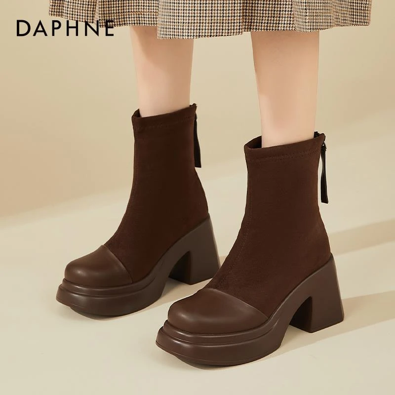 达芙妮短靴女粗跟2024年新款冬季加厚加绒短筒靴子女复古高跟女靴