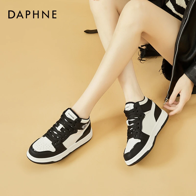 达芙妮女鞋高帮鞋女黑白熊猫运动鞋2025新款秋季休闲百搭爆款板鞋