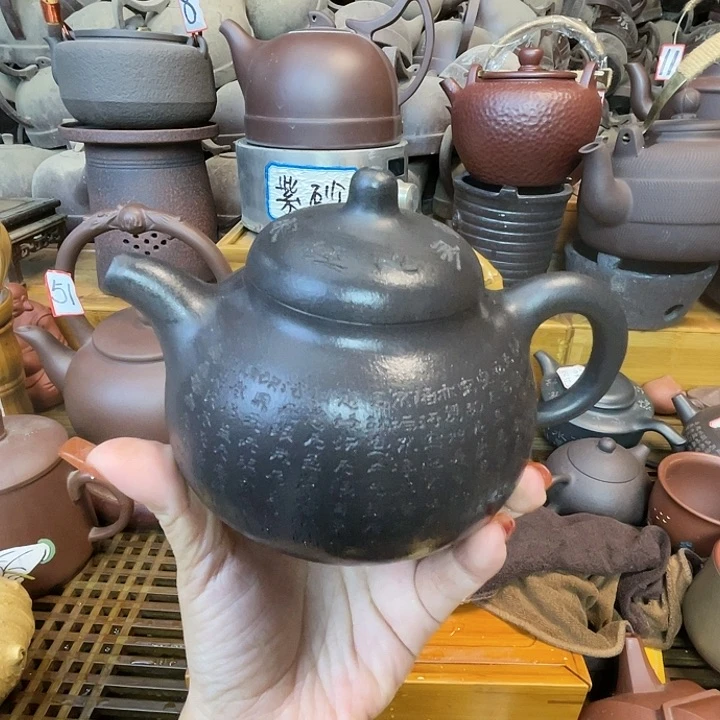 紫砂壶等文物古迹的保护工作也