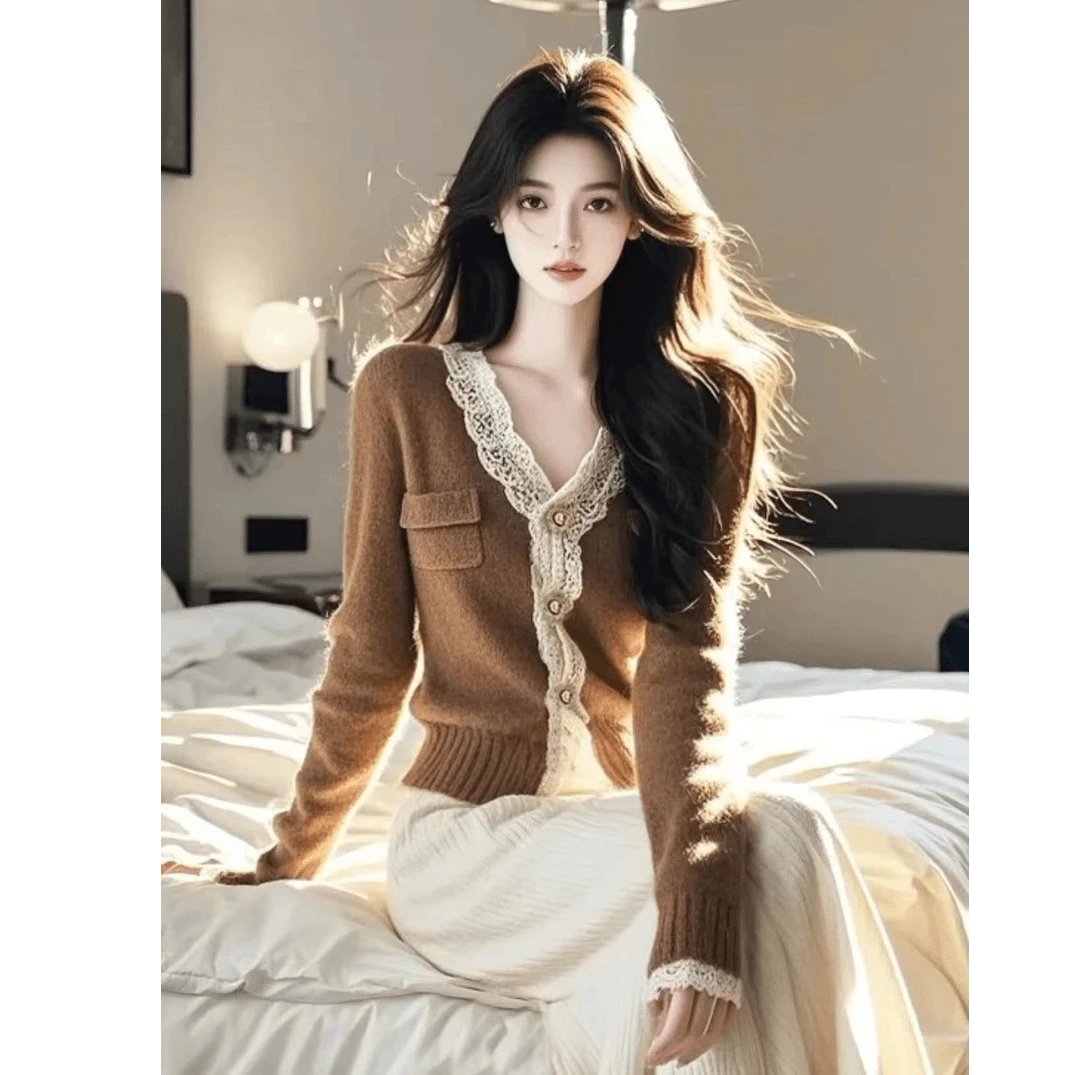 初秋穿搭高级感漂亮女装盐系轻熟风小众设计咖色针织上衣裤子套装