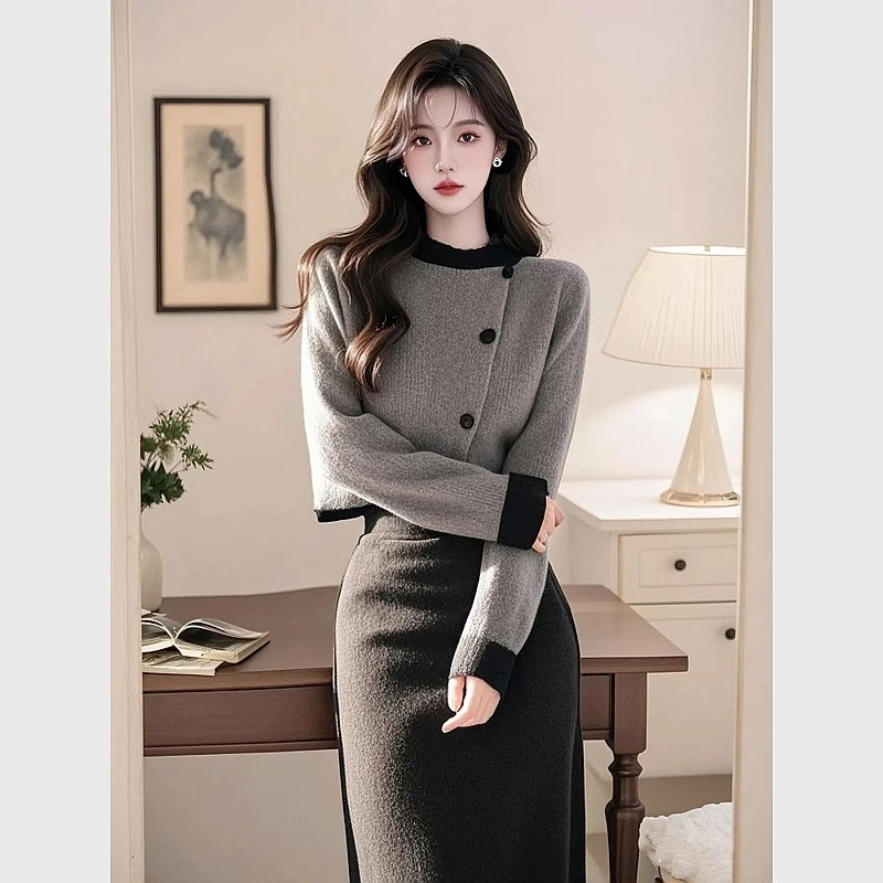 2024年冬季高级感名媛气质小香风长袖显瘦时尚灰色针织上衣
