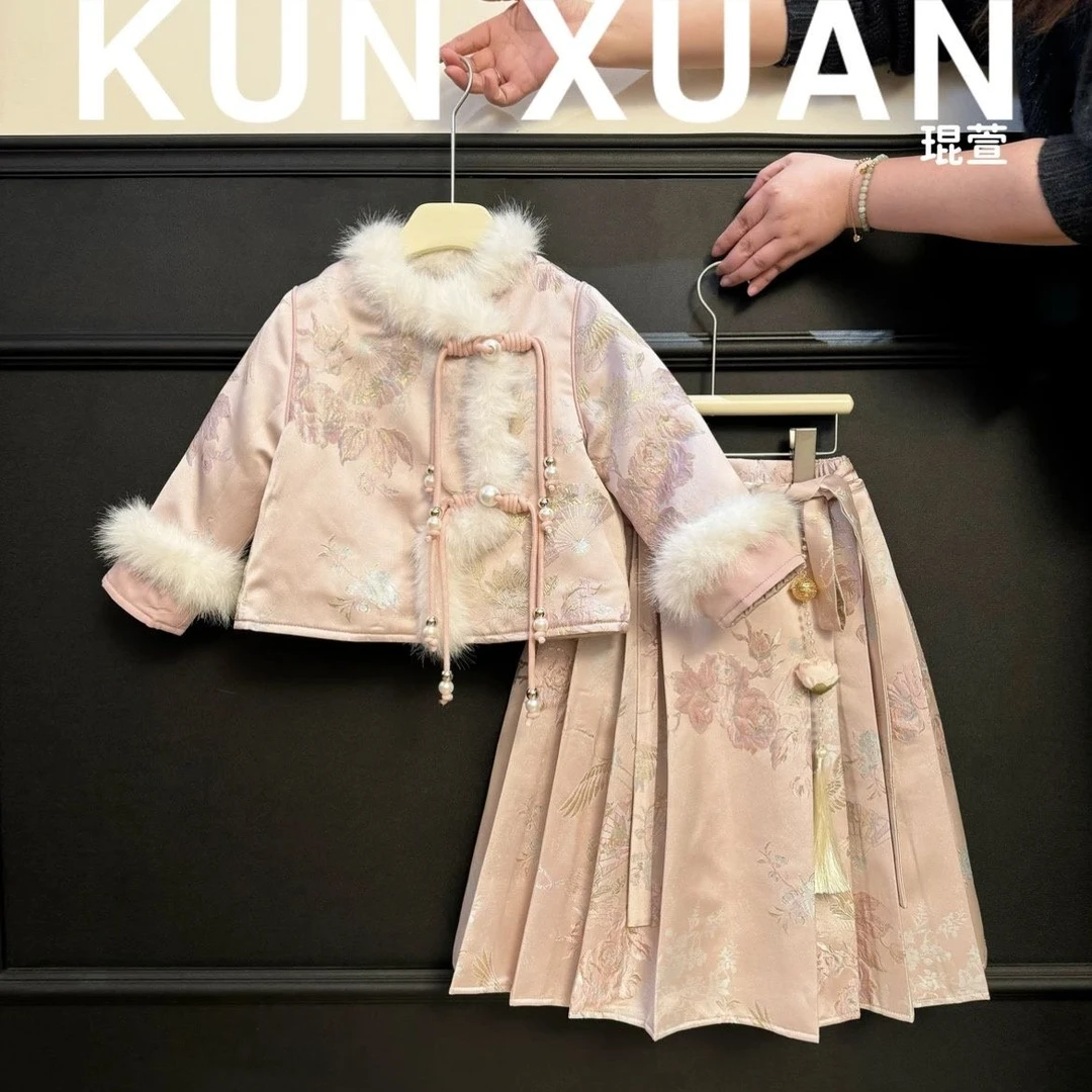 拜年服女童冬季新款两件套装韩系洋气爆款加厚唐朝外套马面裙时尚
