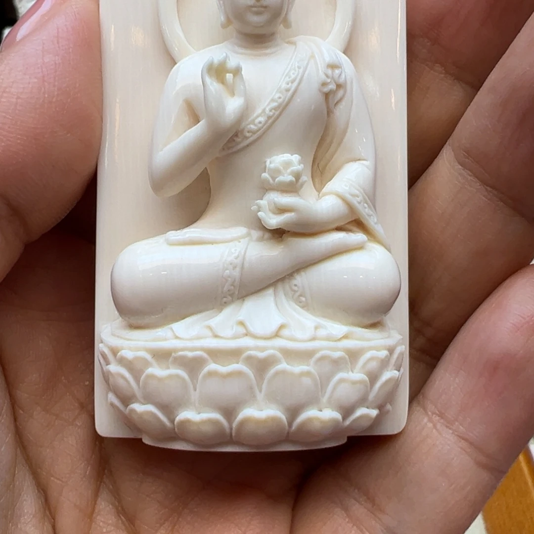 白玉菩提吊坠璀**影